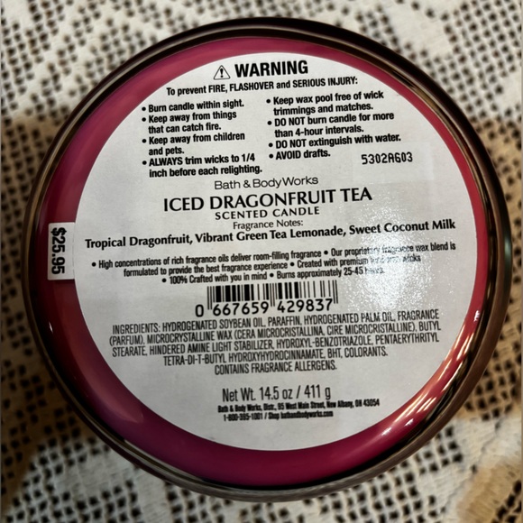 (2025) Bath & Body Works Iced Dragonfruit Tea Candle - Pink and White - Picture 2 of 2